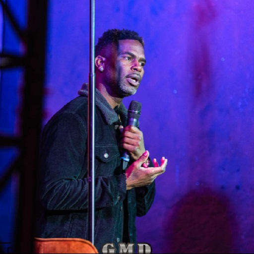 Hot Topic Comedian in Portland